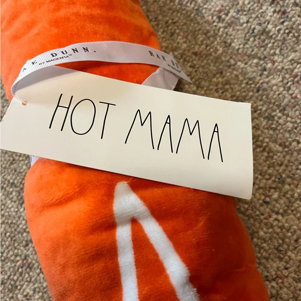 🆕 Rae Dunn HOT MAMA Beach Towel